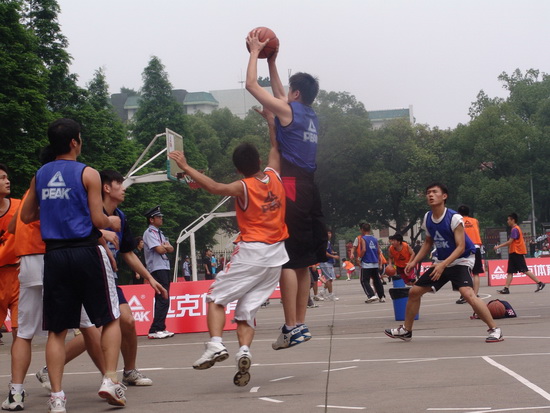以攻